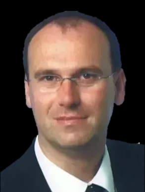 Thomas Schröck – Fachwirt in der Grundstücks- und Wohnungswirtschaft (IHK), geprüfter und anerkannter Sachverständiger für die Bewertung von Wohnimmobilien, Dozent der M&P Akademie